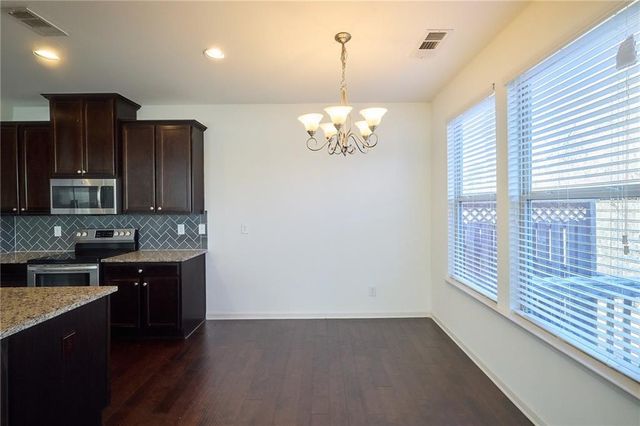 1942 Paxton Ridge Ct, Lilburn, GA 30047