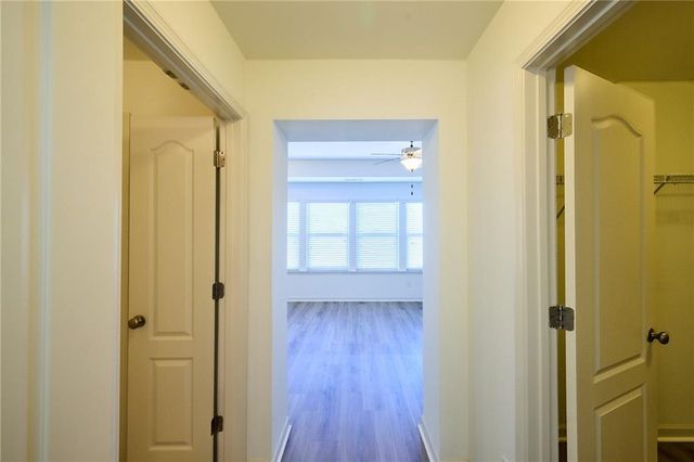 1942 Paxton Ridge Ct, Lilburn, GA 30047