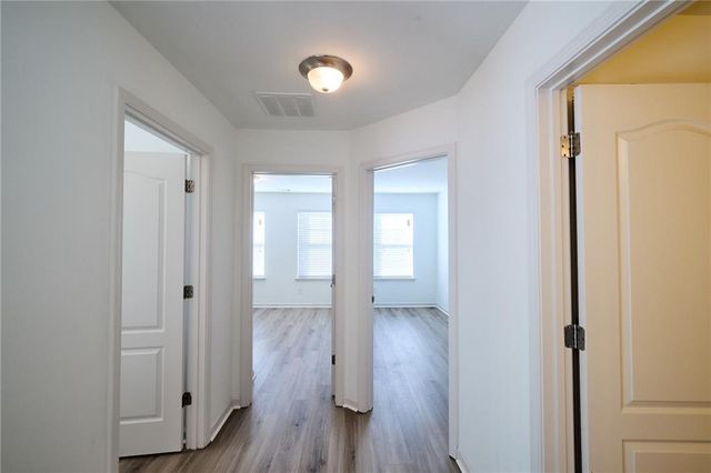 1942 Paxton Ridge Ct, Lilburn, GA 30047