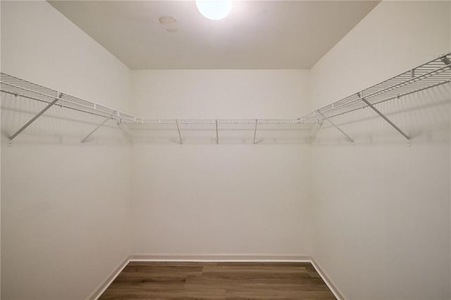 1942 Paxton Ridge Ct, Lilburn, GA 30047