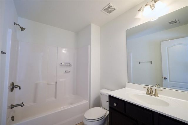 1942 Paxton Ridge Ct, Lilburn, GA 30047