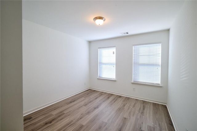 1942 Paxton Ridge Ct, Lilburn, GA 30047