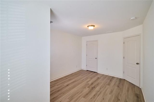 1942 Paxton Ridge Ct, Lilburn, GA 30047