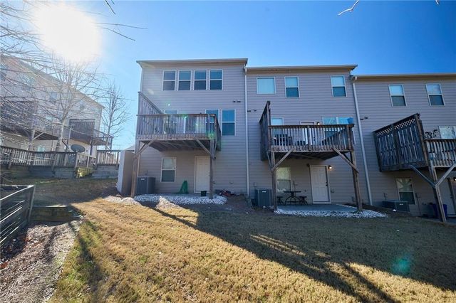 1942 Paxton Ridge Ct, Lilburn, GA 30047