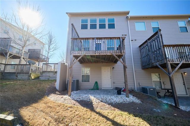 1942 Paxton Ridge Ct, Lilburn, GA 30047