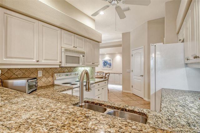 9411 FOREST HILLS CIRCLE, Sarasota, FL 34238