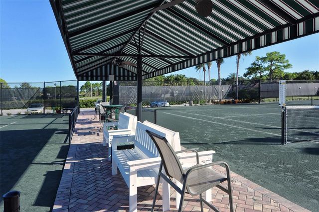 9411 FOREST HILLS CIRCLE, Sarasota, FL 34238