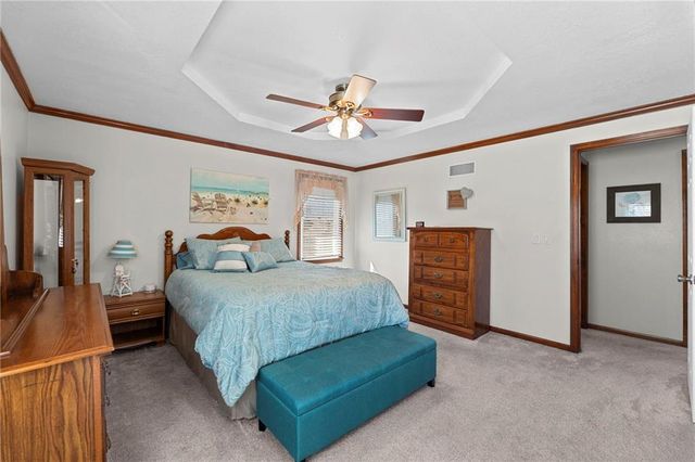 1611 NE Duchess Drive, Lee's Summit, MO 64086