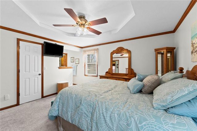 1611 NE Duchess Drive, Lee's Summit, MO 64086