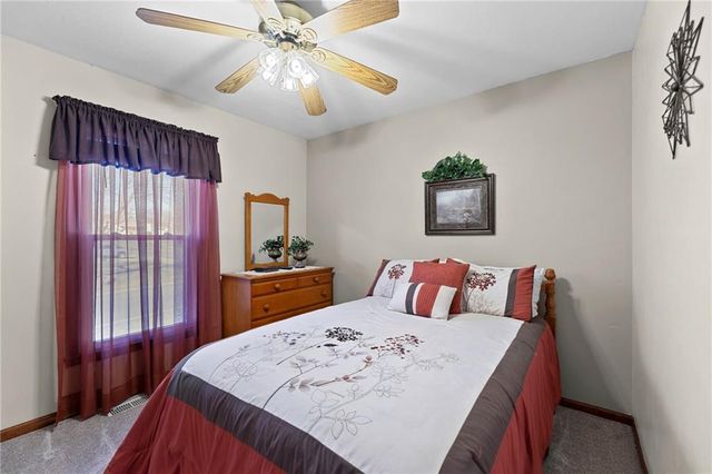 1611 NE Duchess Drive, Lee's Summit, MO 64086