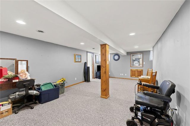 1611 NE Duchess Drive, Lee's Summit, MO 64086