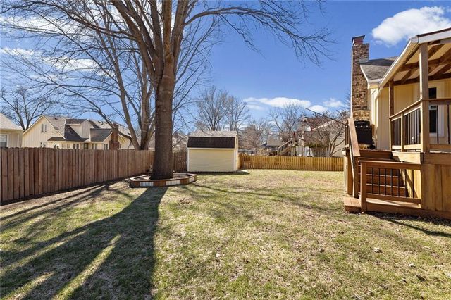 1611 NE Duchess Drive, Lee's Summit, MO 64086