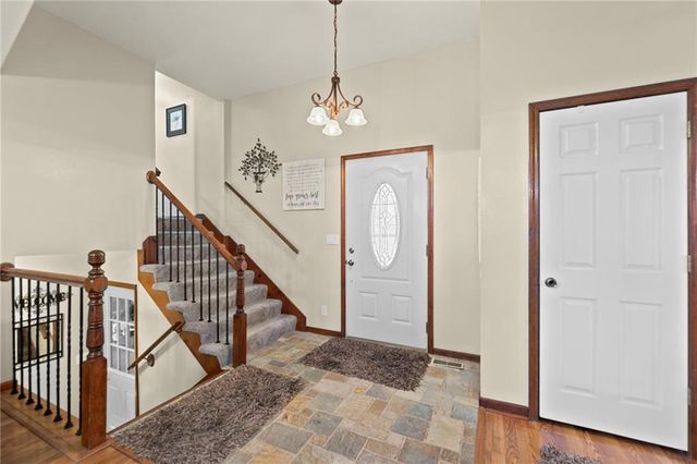 1611 NE Duchess Drive, Lee's Summit, MO 64086