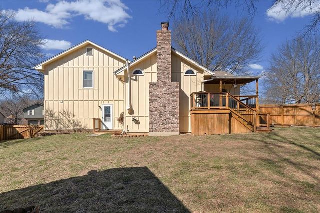 1611 NE Duchess Drive, Lee's Summit, MO 64086