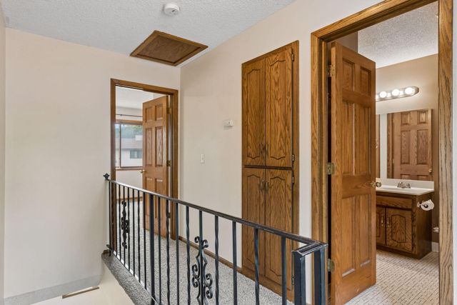 8605 Maplebrook Parkway N, Brooklyn Park, MN 55445