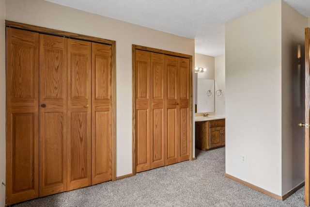 8605 Maplebrook Parkway N, Brooklyn Park, MN 55445