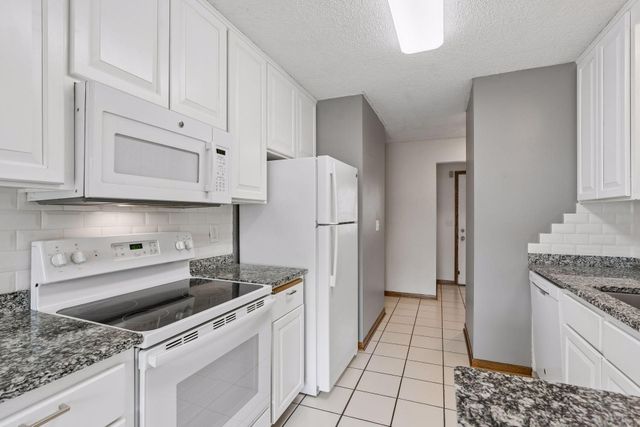 8605 Maplebrook Parkway N, Brooklyn Park, MN 55445