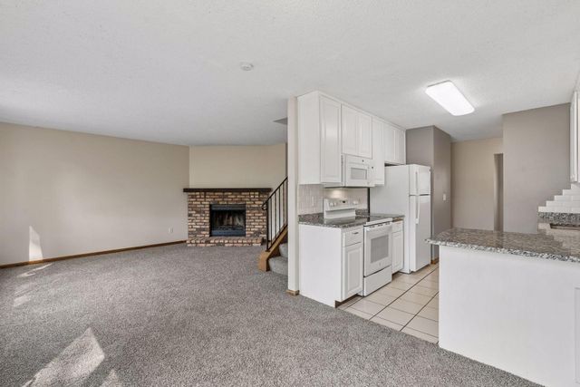 8605 Maplebrook Parkway N, Brooklyn Park, MN 55445
