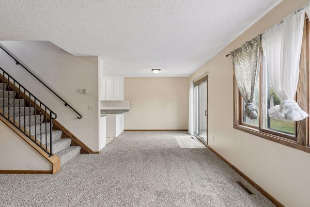 8605 Maplebrook Parkway N, Brooklyn Park, MN 55445