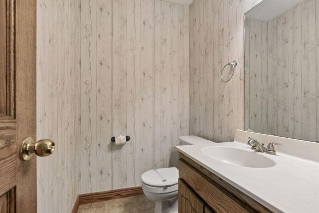 8605 Maplebrook Parkway N, Brooklyn Park, MN 55445