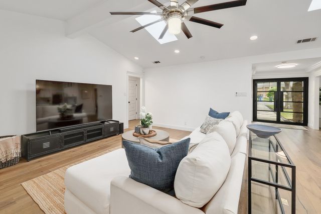 9305 Spring Hollow DR, Austin, TX 78750