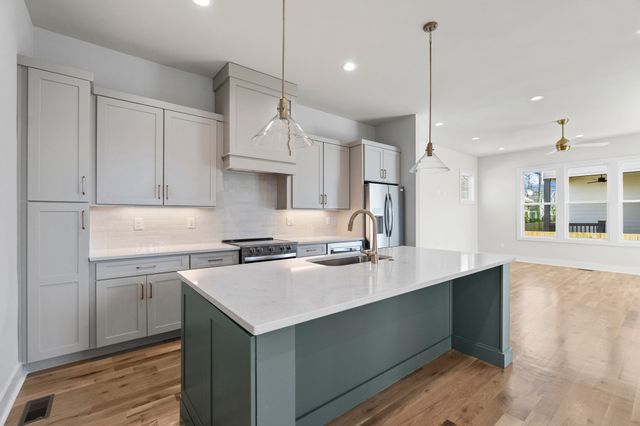 1810 Owen St, Nashville, TN 37208
