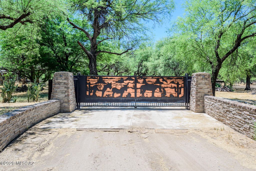 11370 E Edison Street, Tucson, AZ 85749