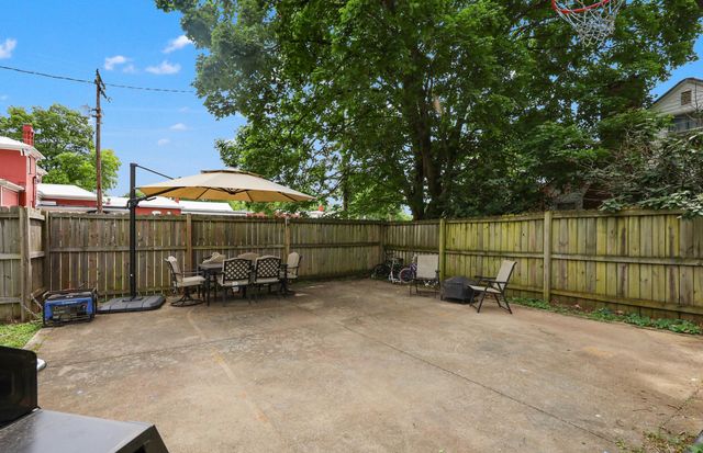222 E Lexington Street, Harrodsburg, KY 40330