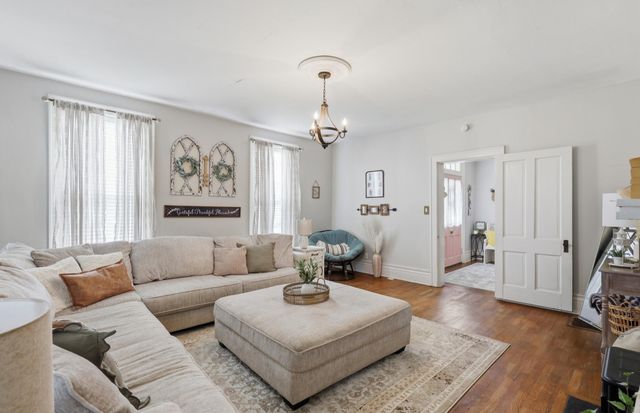 222 E Lexington Street, Harrodsburg, KY 40330