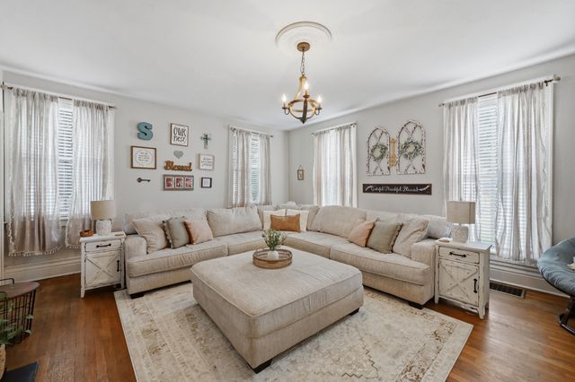 222 E Lexington Street, Harrodsburg, KY 40330