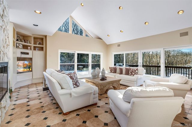 301 Oakley Court, Mill Neck, NY 11765