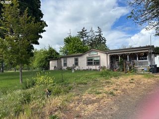 94006 LOVELAKE Rd, Junction City, OR 97448