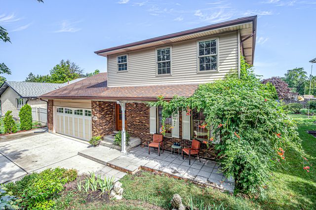 7218 Sandy Lane, Tinley Park, IL 60477