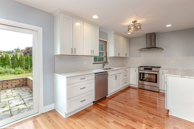 7218 Sandy Lane, Tinley Park, IL 60477