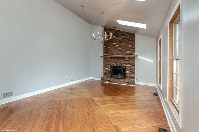 7218 Sandy Lane, Tinley Park, IL 60477