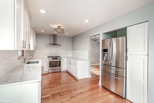 7218 Sandy Lane, Tinley Park, IL 60477