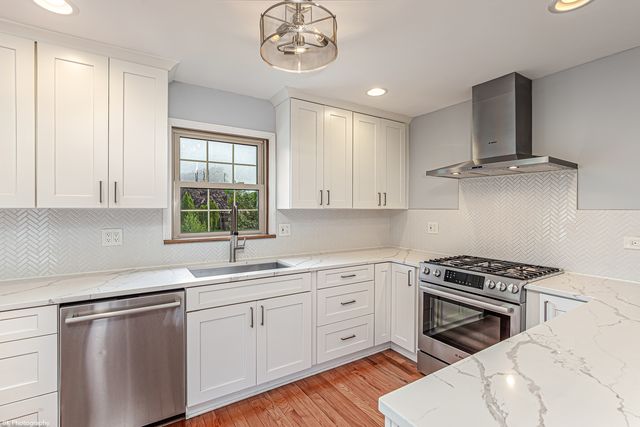 7218 Sandy Lane, Tinley Park, IL 60477