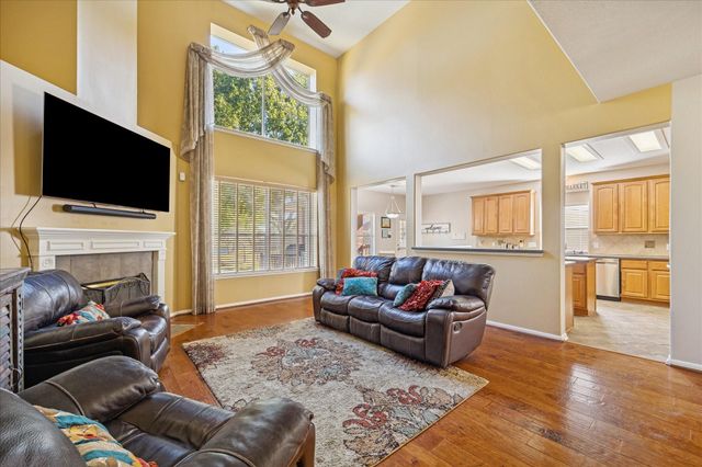 3205 Bagnoli Rose Lane, Pearland, TX 77584