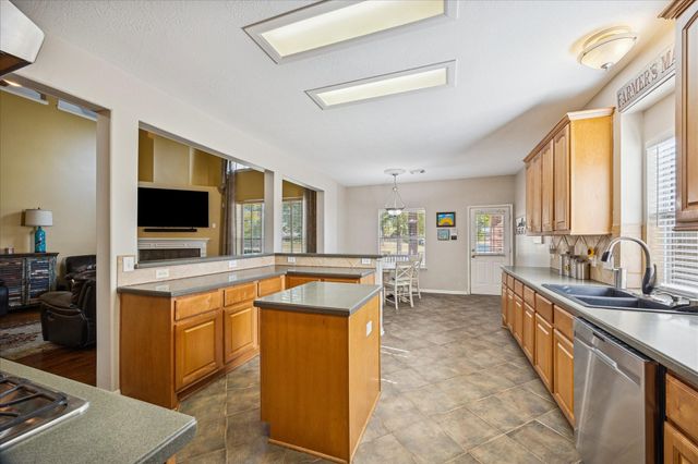 3205 Bagnoli Rose Lane, Pearland, TX 77584