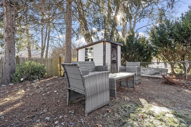 12 Brown St, Maynard, MA 01754