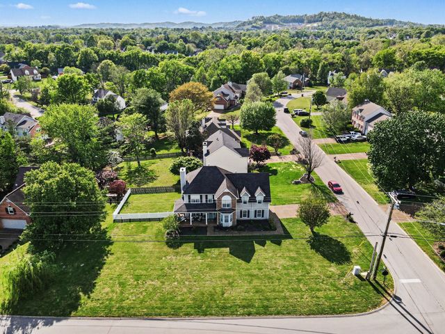 2649 Douglas Ln, Thompsons Station, TN 37179