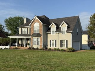 2649 Douglas Ln, Thompsons Station, TN 37179