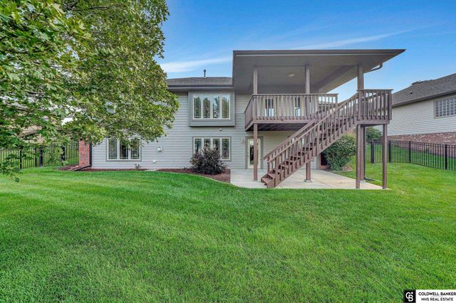 6921 NW 4th Street, Lincoln, NE 68521