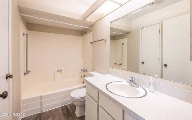 224 N Camino Del Vate, Green Valley, AZ 85614