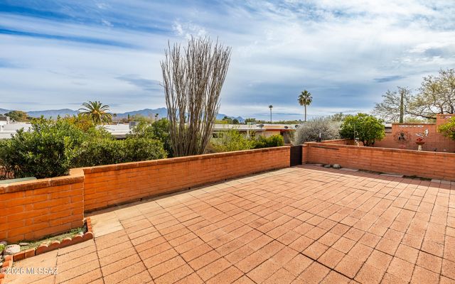 224 N Camino Del Vate, Green Valley, AZ 85614