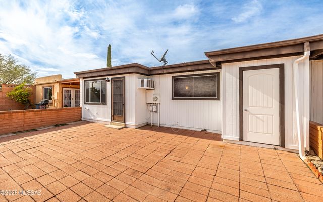 224 N Camino Del Vate, Green Valley, AZ 85614