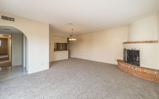 224 N Camino Del Vate, Green Valley, AZ 85614