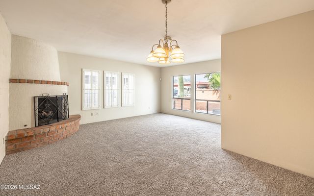 224 N Camino Del Vate, Green Valley, AZ 85614