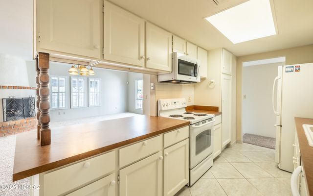 224 N Camino Del Vate, Green Valley, AZ 85614