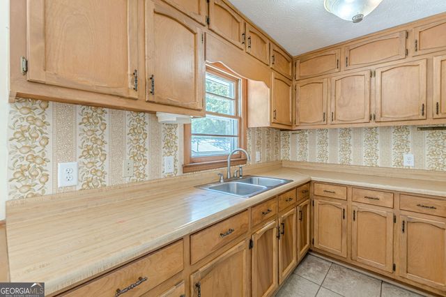 64 Camellia Drive, Newnan, GA 30263